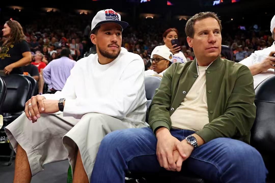 利拉德复出首秀出彩，达拉斯独行侠主场横扫国际米兰，豪取10连胜的简单介绍