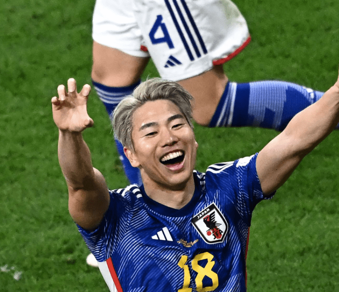 孙铭徽赛点兑现，罗马淘汰上海申花晋级四强，主帅激动落泪的简单介绍